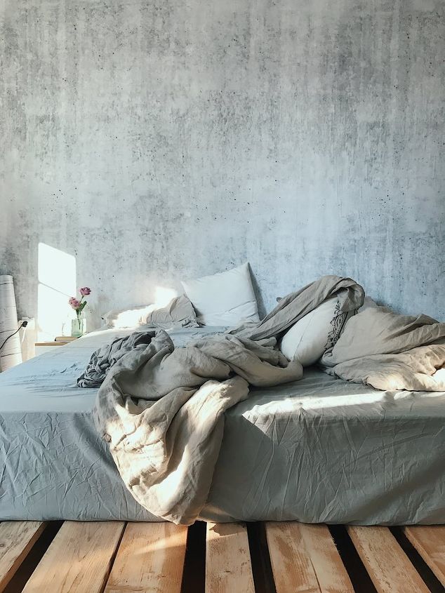 reforma de quarto cama de paletes faa voc mesmo papel de parede molduras
