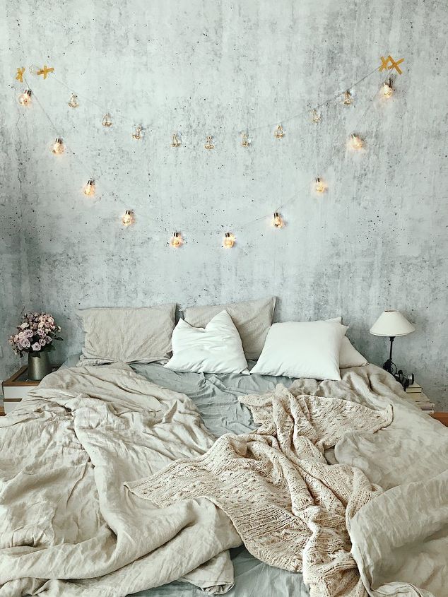 cambio de imagen del dormitorio cama de palets diy papel pintado marcos