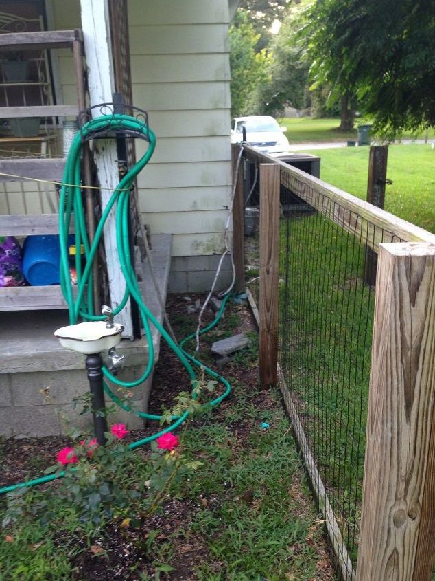 q at a loss as how to use the area between fence and porch