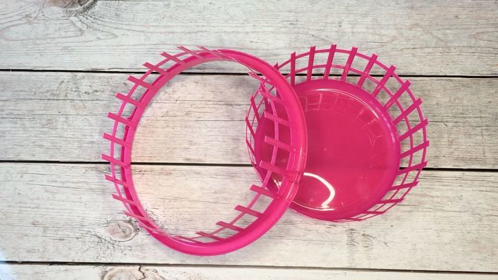 s turn a dollar store laundry basket into a wreath form