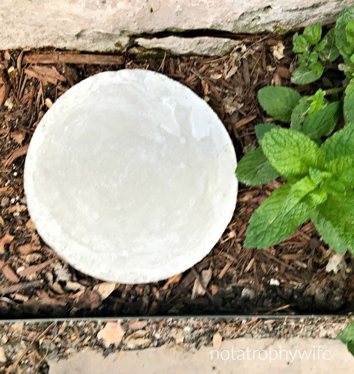 diy cement stepping stones