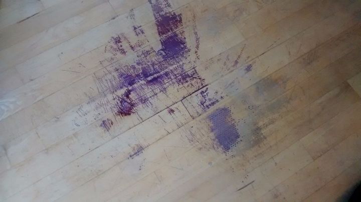 refazer o antigo piso de madeira, Vinho tinto derramou no ch o de madeira