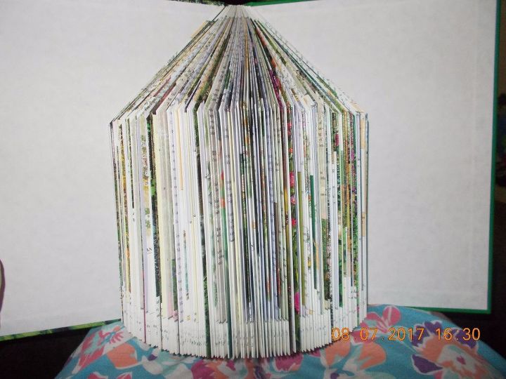 arte de livro dobrado de gaiola e altar de orao