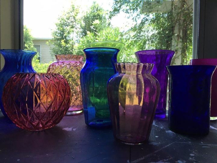 totem de jardim colorido, Primeiro juntei os vasos que tinha
