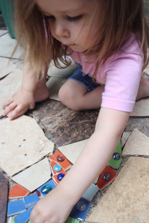 mosaic catio cat patio project, Helper Hazel