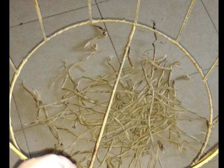 q how to use this metal basket frame