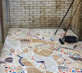 mosaic catio cat patio project, Dirty brick wall AFTER applying pool shock