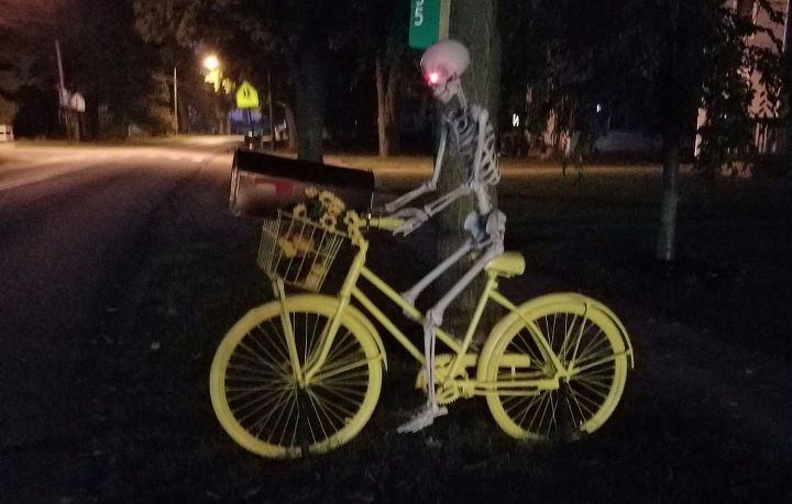 how to make a diy bicycle mailbox that s sure to stop traffic, DIY bicycle mailbox decorated for Halloween