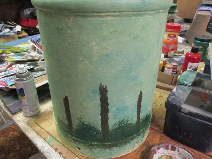 lata de leche vintage reutilizada pintada para un regalo de navidad
