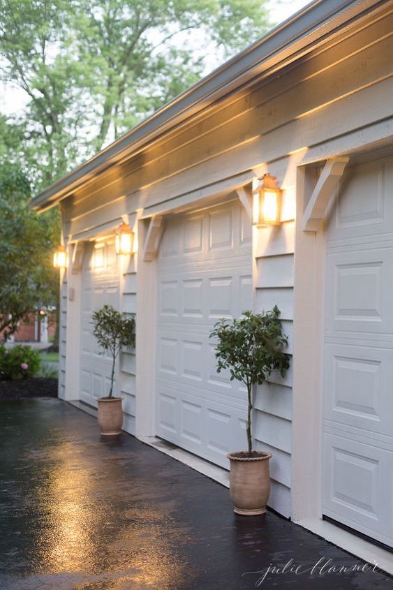 make your neighbors jealous and transform your garage door with paint