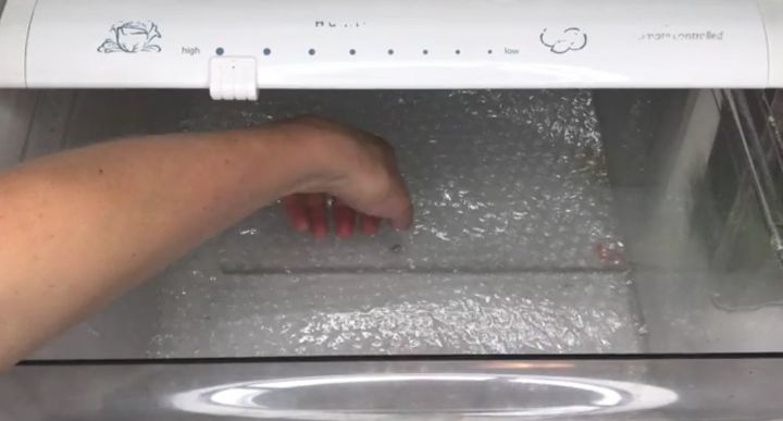 5 hacks to use bubble wrap around the house