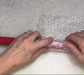 5 hacks to use bubble wrap around the house