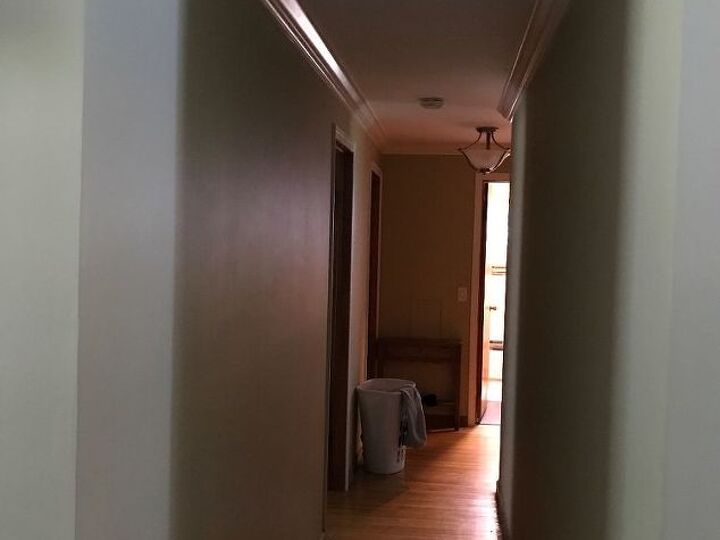 q what type of door to cut down noise in a hallway to bedrooms