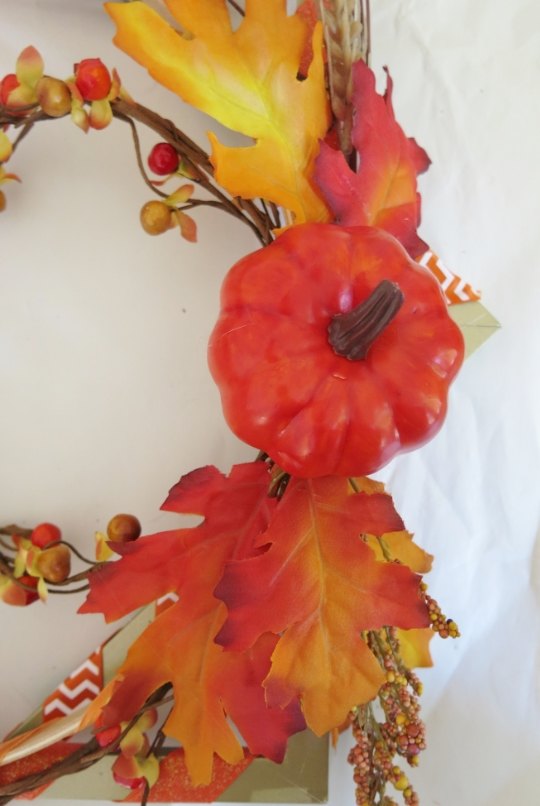guirlanda de outono festiva feita de molduras para fotos