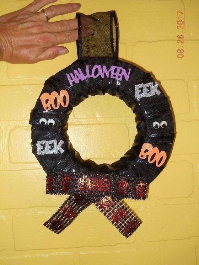 spooky halloween wreath