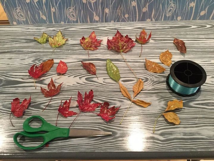 natural fall decor with leaves