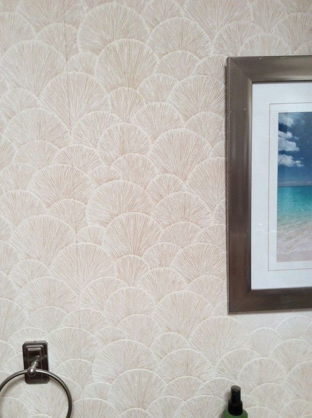 q wallpaper in bathroom needs help