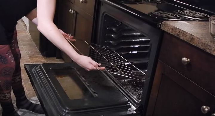 how to clean your oven with baking soda vinegar