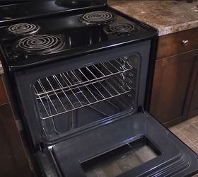 HOW TO CLEAN YOUR OVEN WITH BAKING SODA & VINEGAR!