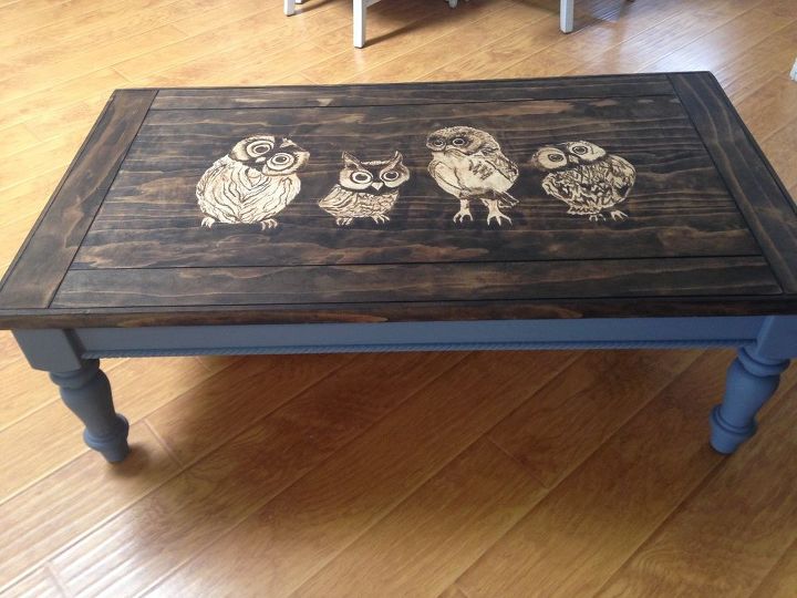 mesa sombreada de coruja