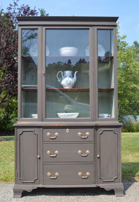 chic y shabby elegant vintage mahogany china cabinet