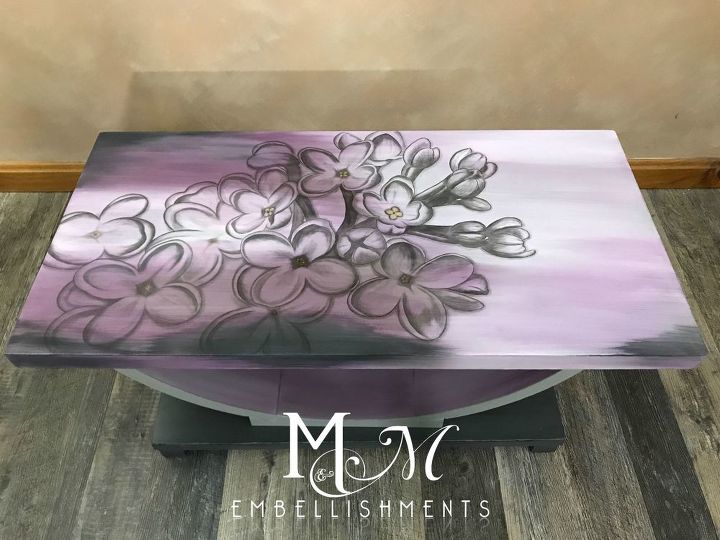 mesa de flores lils em aquarela