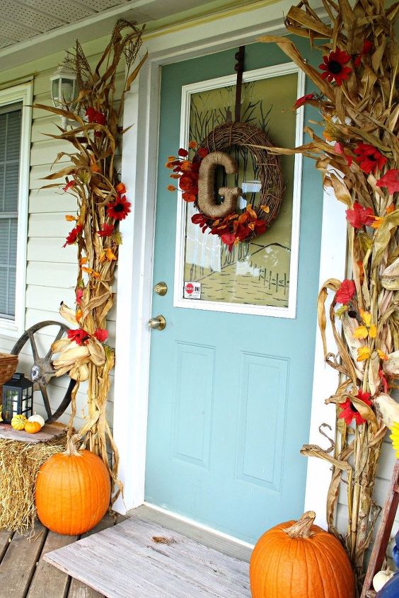 uma porta de outono rstica para a varanda da frente
