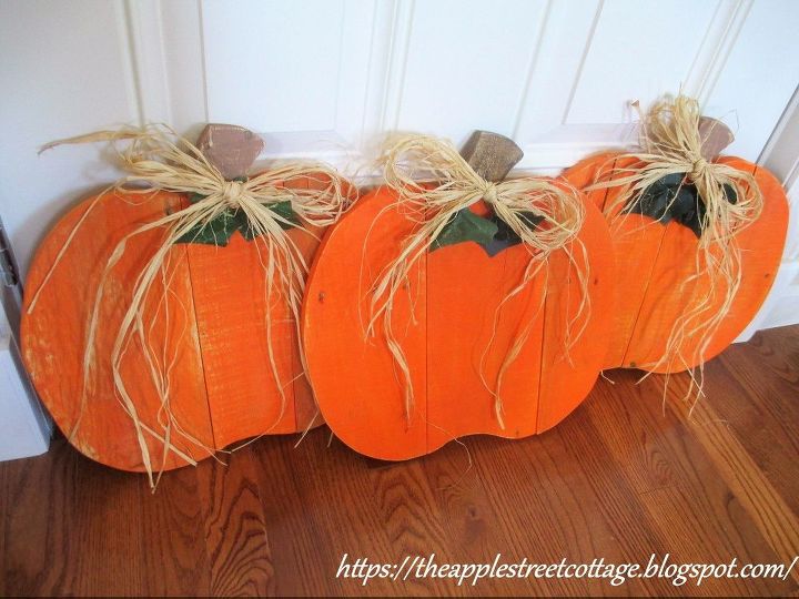 pallet pumpkins
