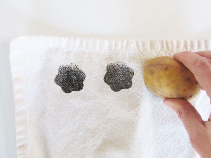 s 3 lovely ways to decorate those plain tea towels you have