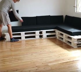making the cutest diy pallet couch