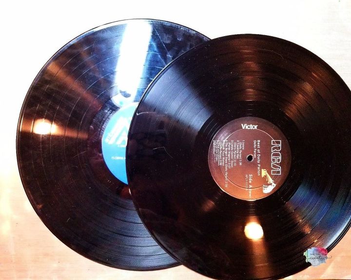 quadro de giz feito de um registro antigo, Toneladas de discos antigos