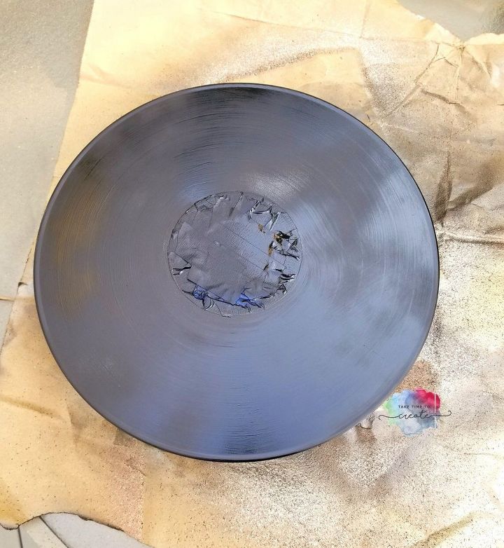 pizarra de tiza hecha con un disco viejo, Pintar el disco con spray
