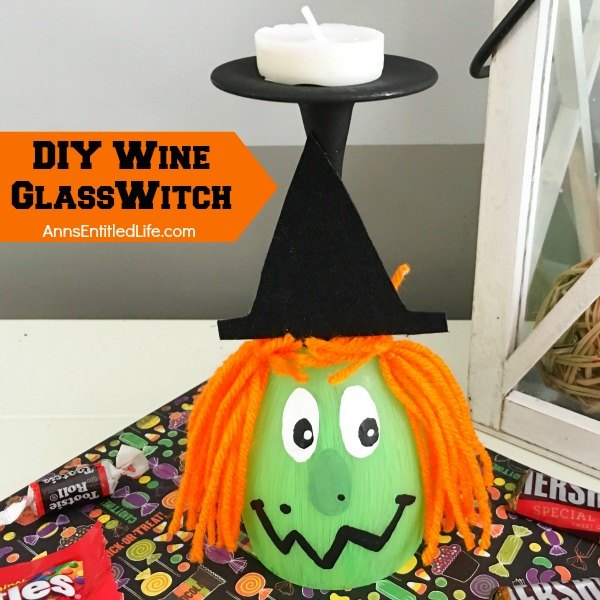 decorao fcil de halloween em copo de vinho em forma de bruxa
