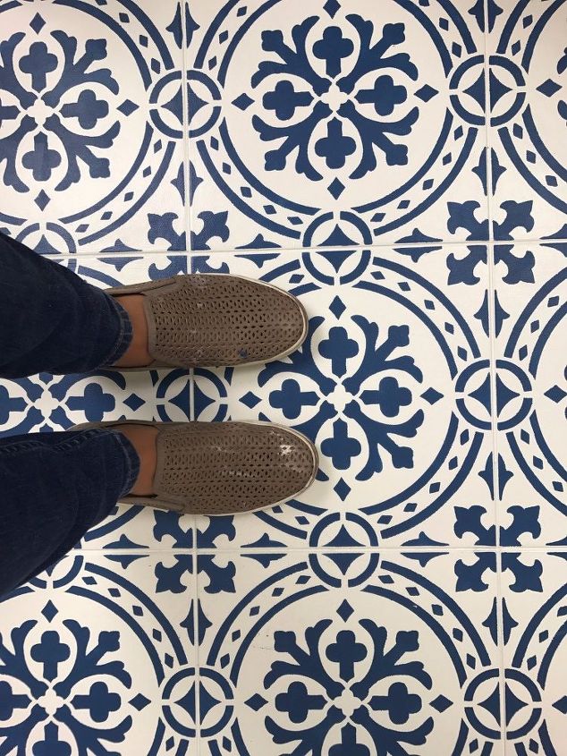 how to paint a floor with a tile stencil