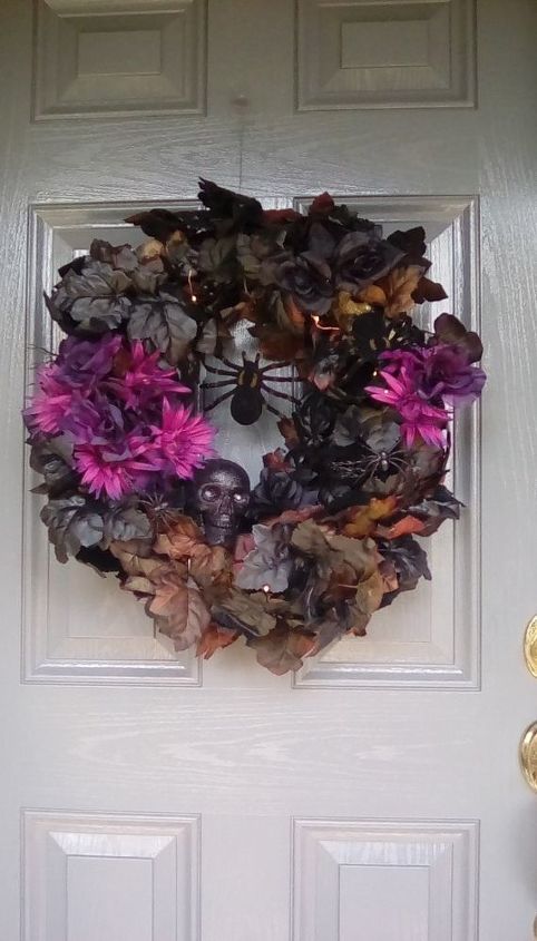 my 8 spooky halloween wreath