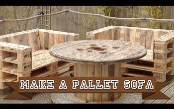 Make a Simple DIY Pallet Sofa Chair From Recycled Wood