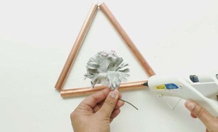 make an easy copper and concrete wreath