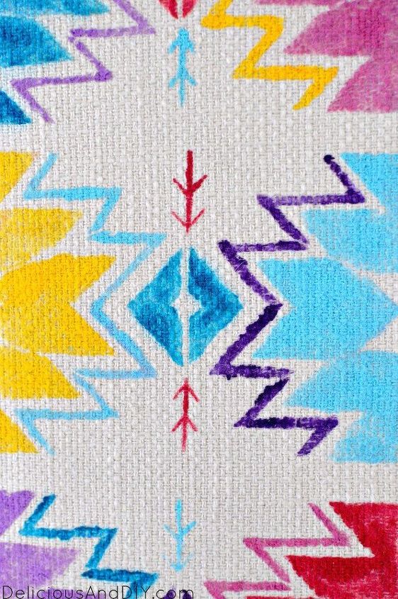 reforma de banco kilim pintado em tecido