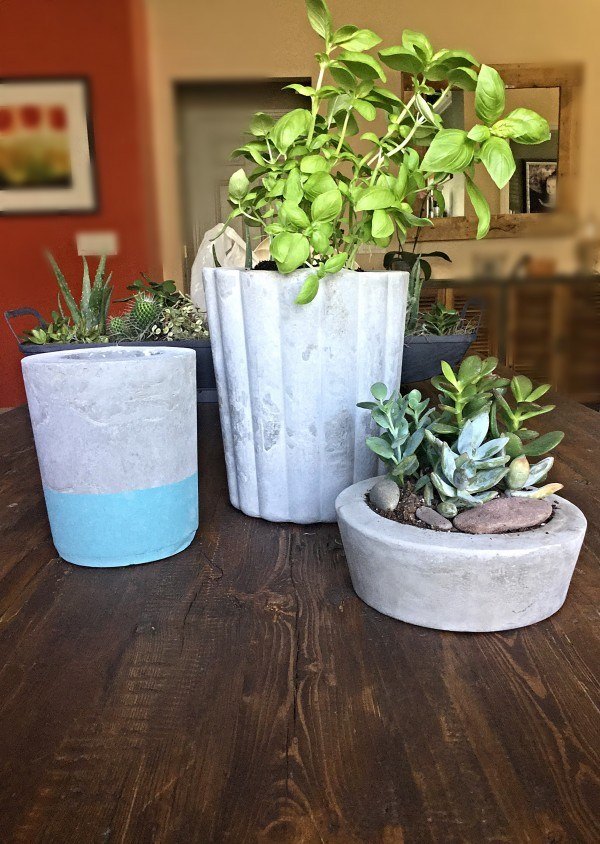 dollar store trash can to a pottery barn inspired planter