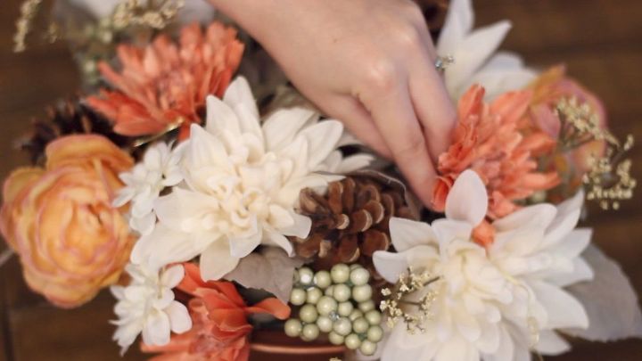 centro de mesa con colador de flores de otoo