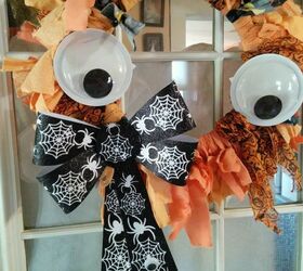 halloween rag wreath, another view with eyes attached