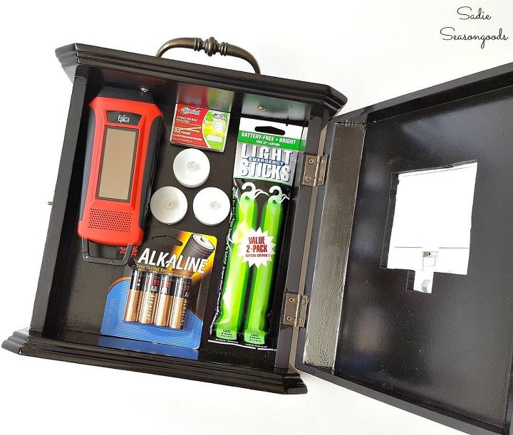 diy power outage kit with light