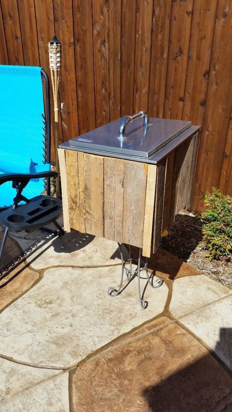rustic cover for outdoor ice chest