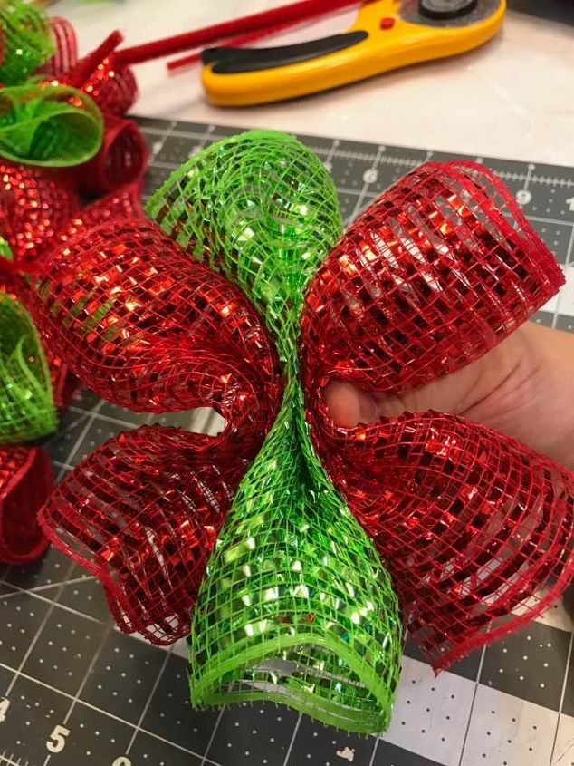 Christmas Deco Mesh Wreath! | Hometalk