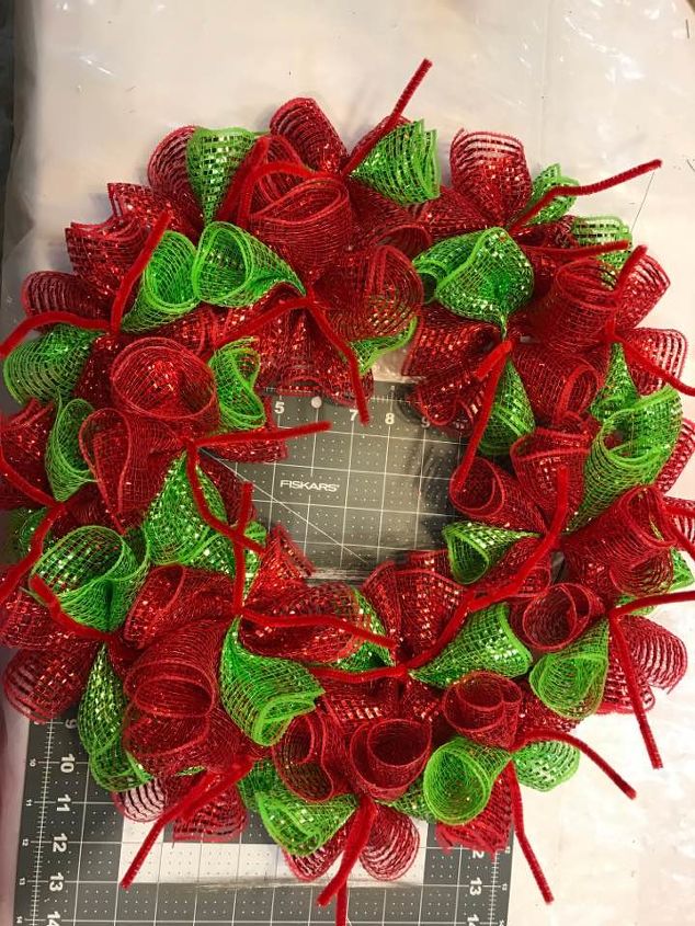 Christmas DIY Deco Mesh Wreath! Hometalk Christmas Wreath Deco