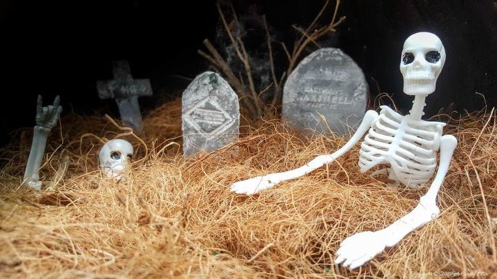 un mini cementerio no tan terrorfico