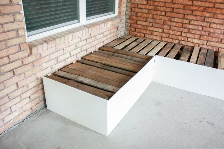 how to make a pallet couch