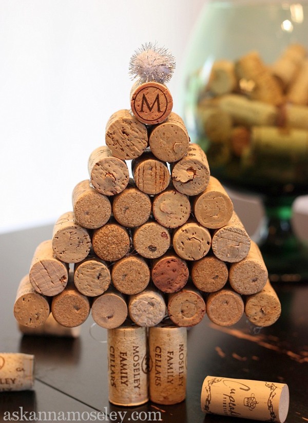 use suas rolhas velhas para essas 25 ideias engenhosas, rvore de Natal com rolhas de vinho