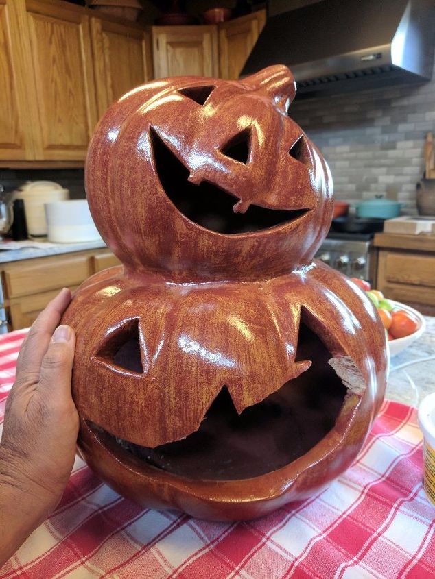 q how to rebuild the damaged face of this ceramic pumpkin