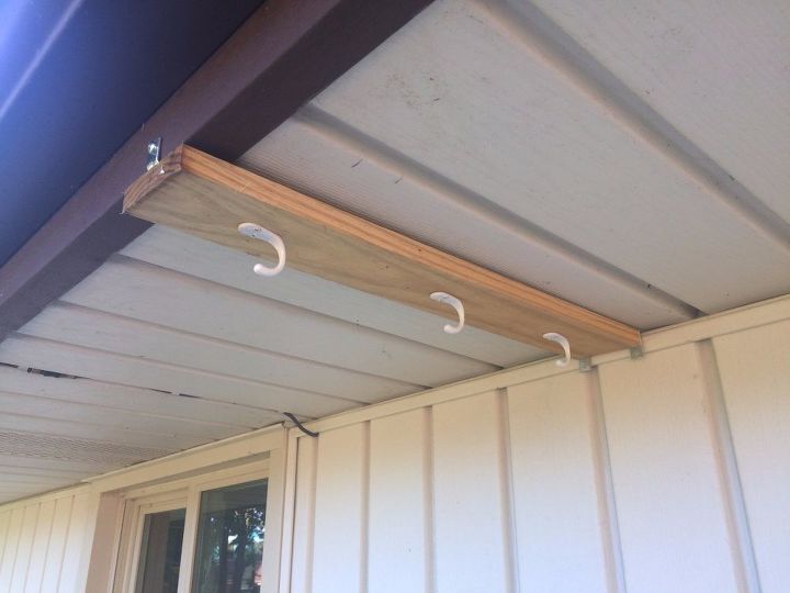 how i keep the falling leaves off my patio chair cushions